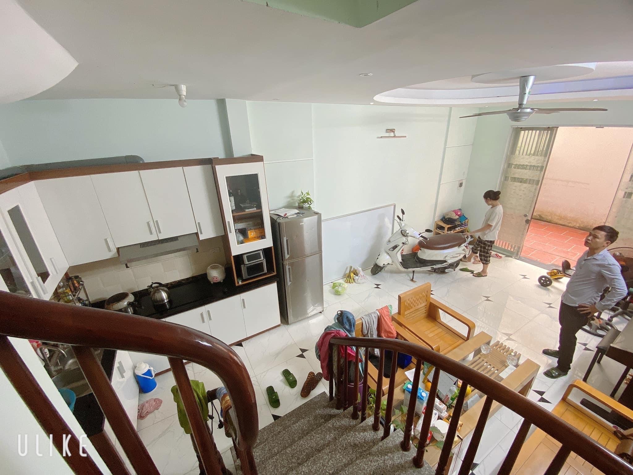 Bán Nhà Vĩnh Hưng Hoàng Mai - 3.2 Tỷ - Sổ Đỏ Riêng - Lô Góc - Gần Oto - Ngõ Thông