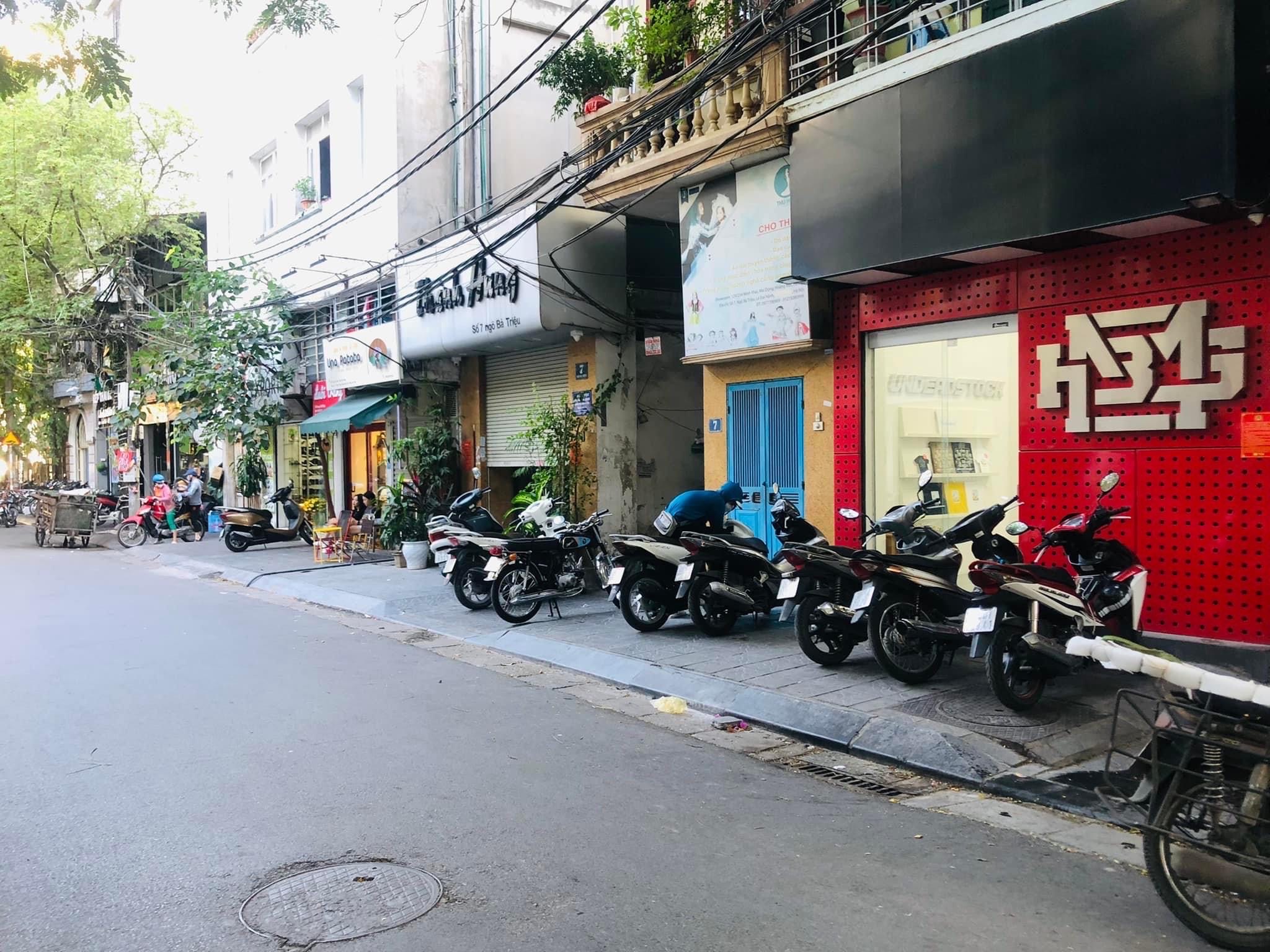 BÁN NHÀ NGÕ BÀ TRIỆU QUẬN HAI BÀ TRƯNG - 42M MT 4.2M - LÔ GÓC 2 THOÁNG VỈA HÈ KINH DOANH NGÀY ĐÊM DÒNG TIỀN 17TR/THÁNG