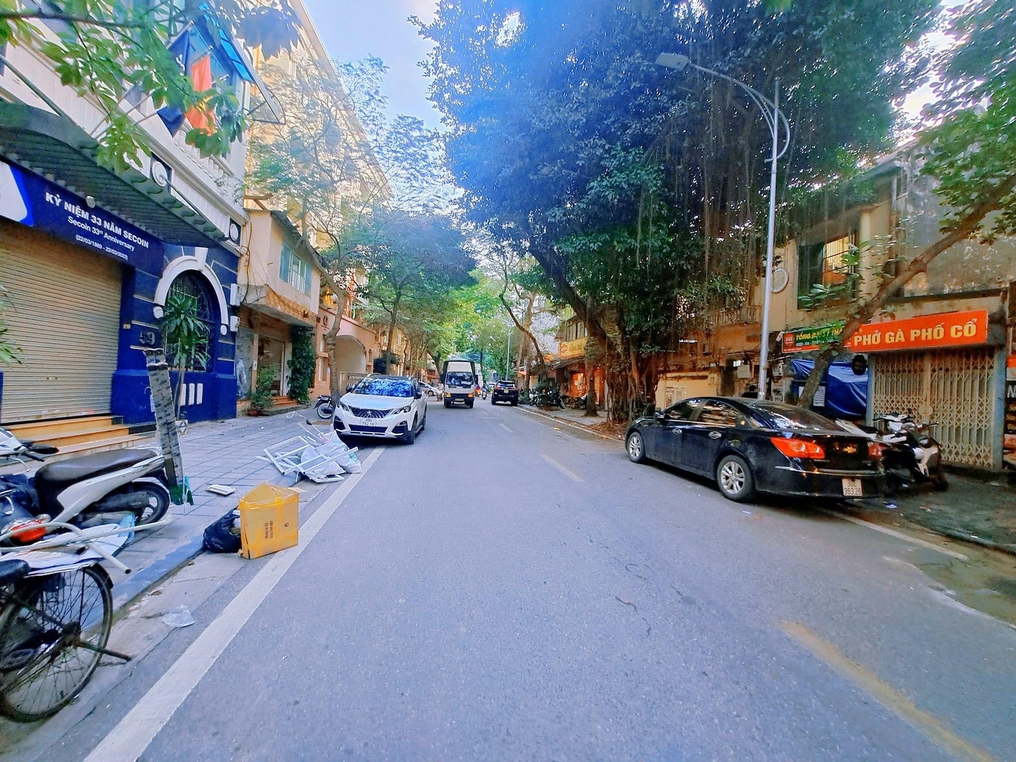 Hot Hiếm Đầu Tư Không Có Căn T2 - Bán Nhà Mặt Phố Hàng Chuối HBT - 80m- 10 Tỷ - Kinh Doanh - Vị trí Đẹp Nhất Phố- Mặt Tiền Rộng