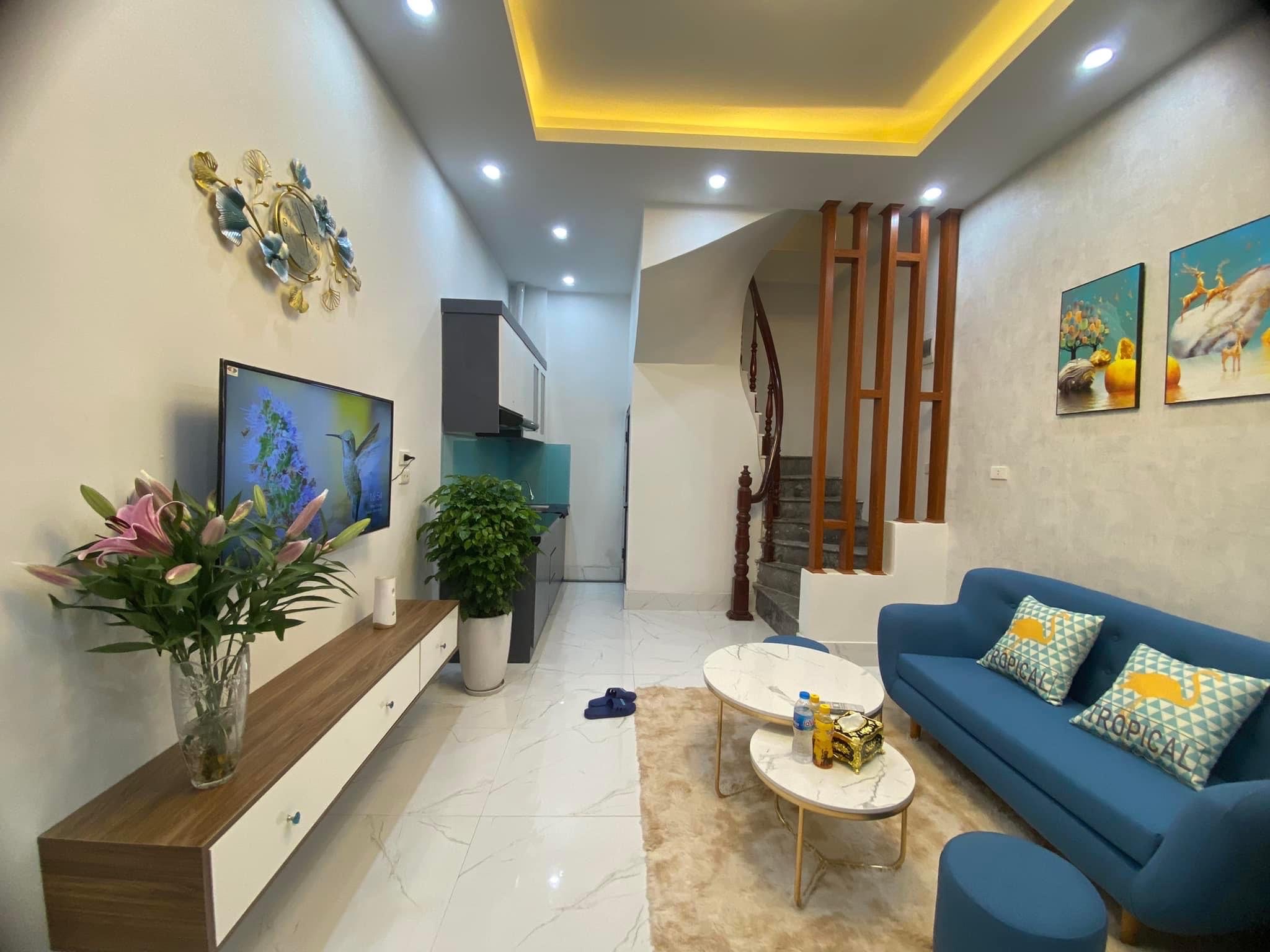 Bán Nhà Bạch Đằng HBT - 5 Tầng - 2.95 Tỷ - Sổ Đỏ Riêng - Kinh Doanh Nhỏ - 50m Ra MP