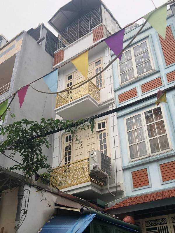 NGÕ 53 ĐỨC GIANG, mua nhà tặng nội thất, giá hợp lý, chỉ việc về ở.