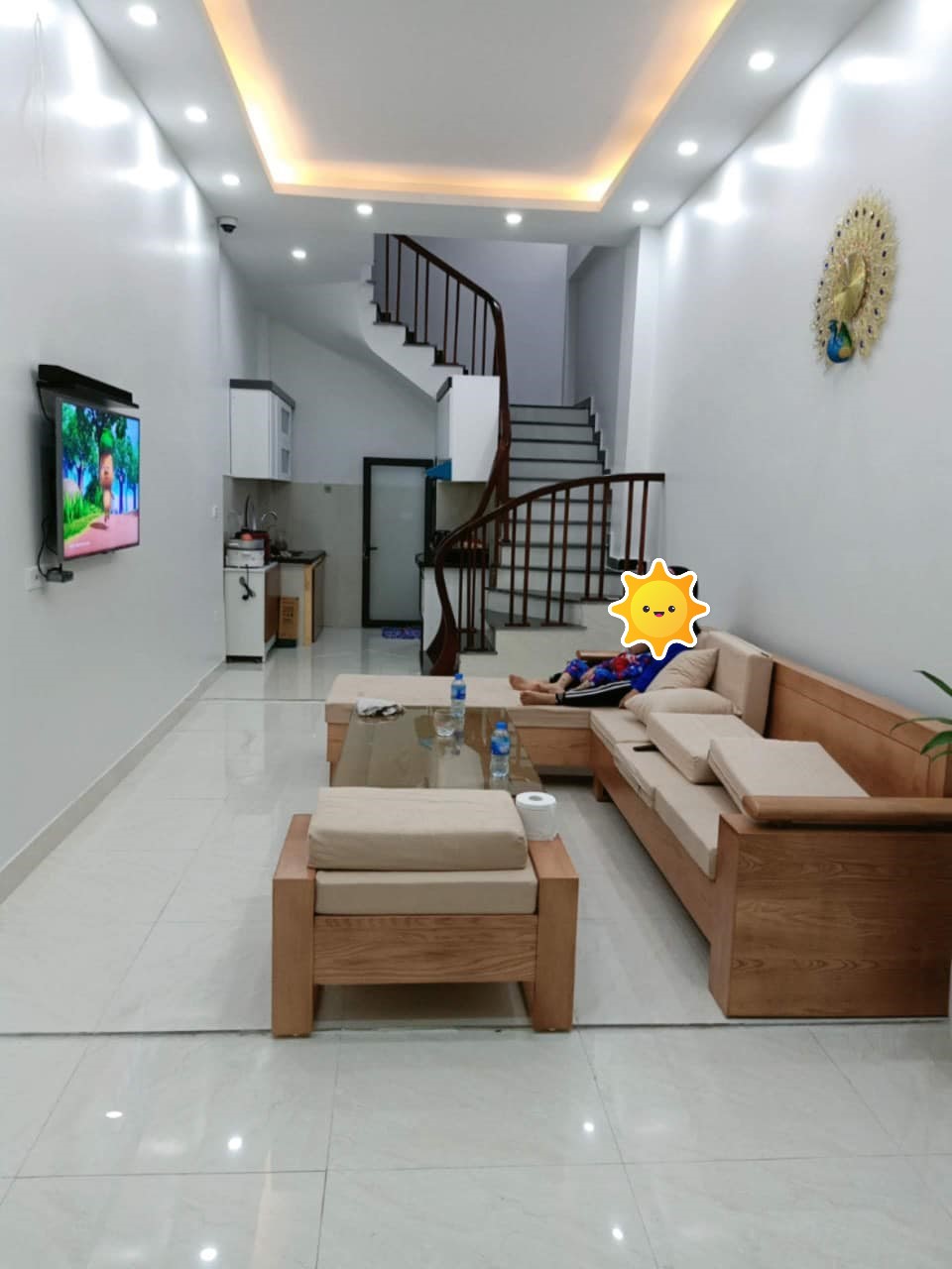 Cần bán nhà ở đường Kim Giang, diện tích 32m2, giá bán 5.5 tỷ, nhà đẹp, ngõ nông, gần phố.