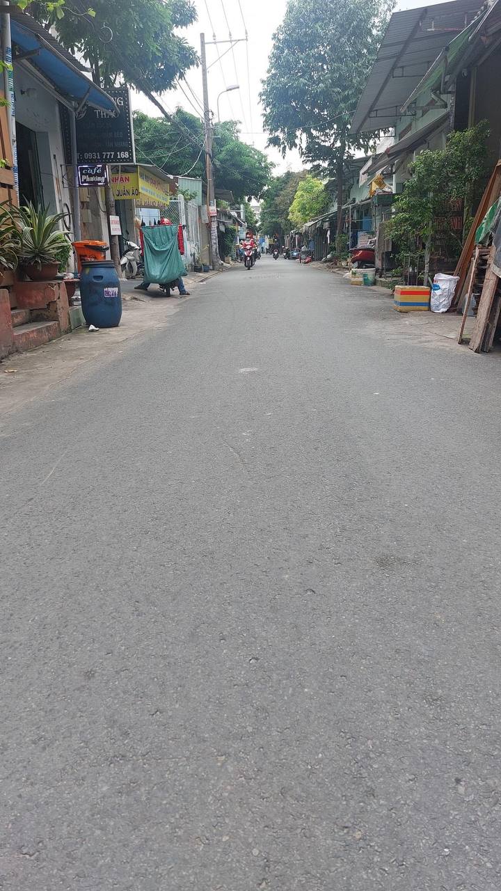 Bán đất tặng nhà cũ đường số 4, hẻm nhựa 8m, 233m2 giá 13 tỷ, ngay ngã tư bốn xã.