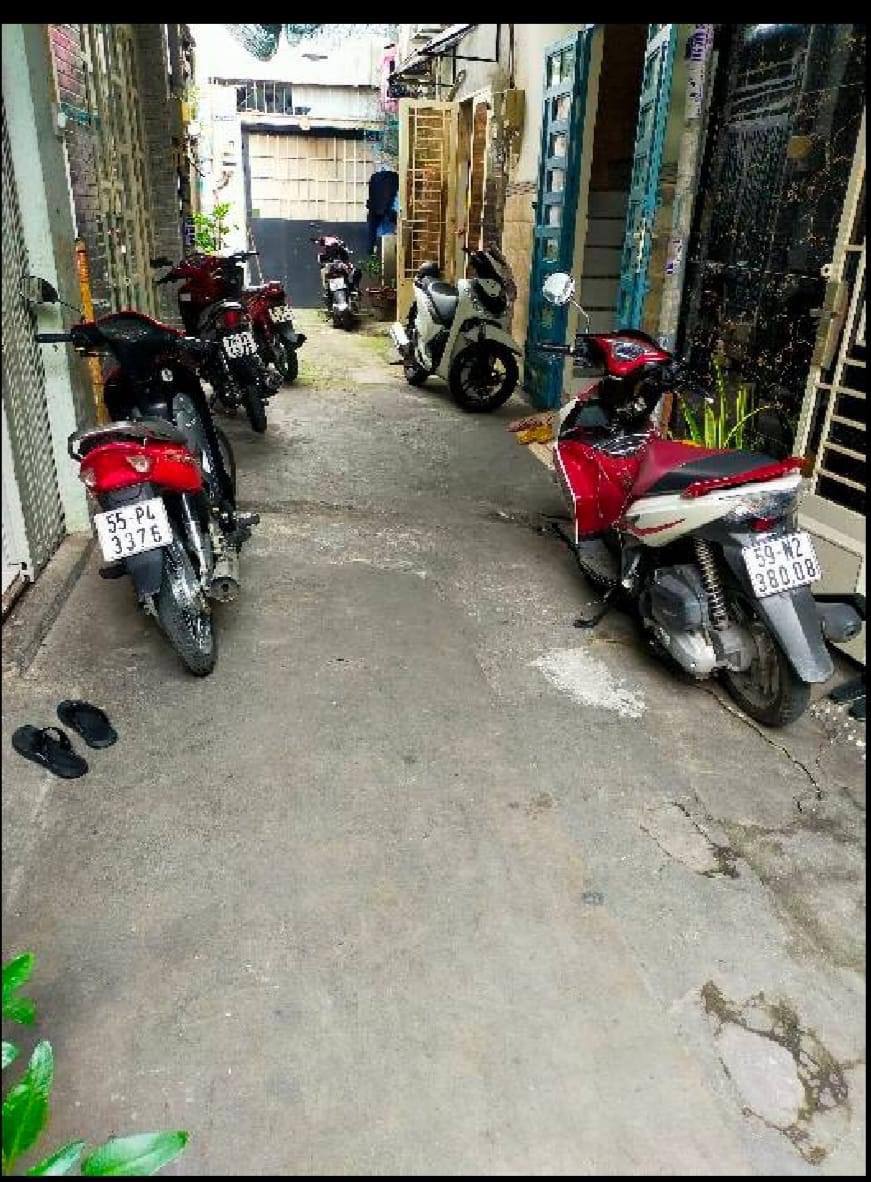 Bán nhà 2 tầng đường vườn lài, hẻm ba gác, 51m2 chỉ 3.7 tỷ