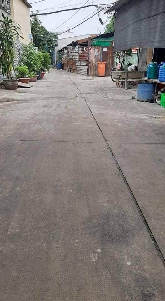 Bán nhà 2 tầng đường lê trọng tấn , hẻm xe tải, 90m2 chỉ 6.9 tỷ