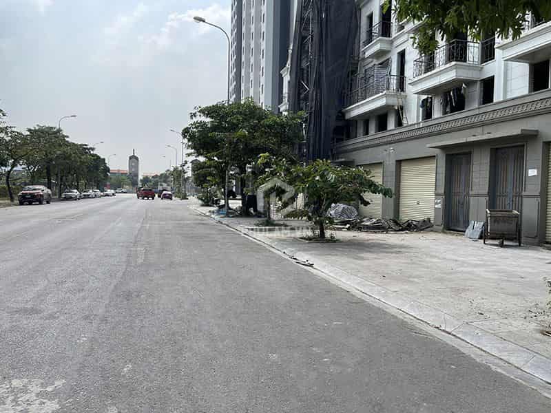 Bị ngộp tài chính bán gấp 90m2 Shophouse mặt phố Thuận An. View hồ gần điều hòa