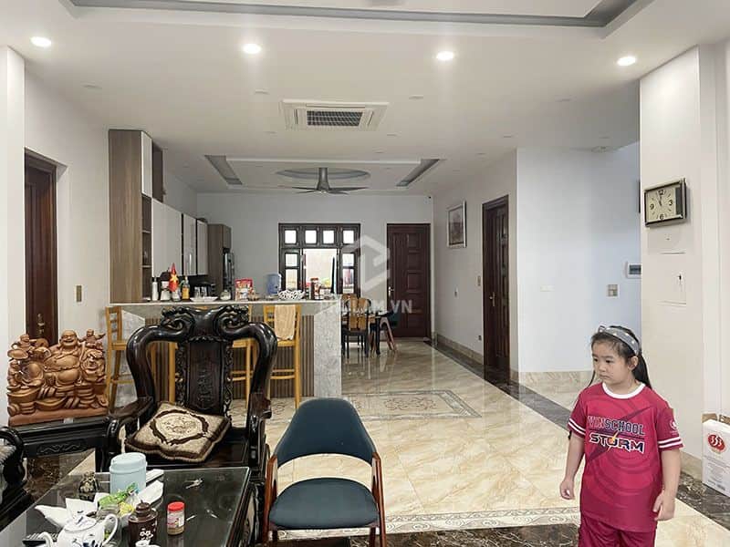 Cần bán 221m2 nhà 3 tầng mặt phố Chính Trung. Nhà đẹp, về ở được luôn