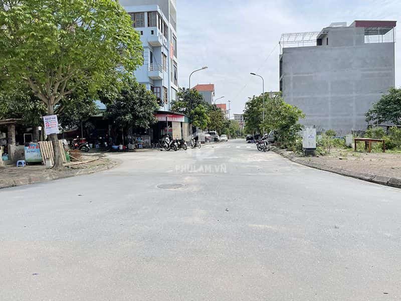 Cần bán 60m2 đất TĐC Trâu Quỳ. Đường rộng 18m, cách 2 lô ra đường Nguyễn Mậu Tài