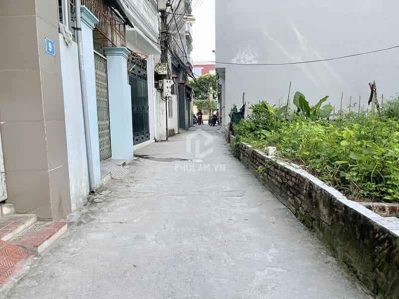 Cần tiền hoàn thiện nhà bán 63m2 đất tổ 8 Phúc Lợi, cách mặt đường gom đê 100m