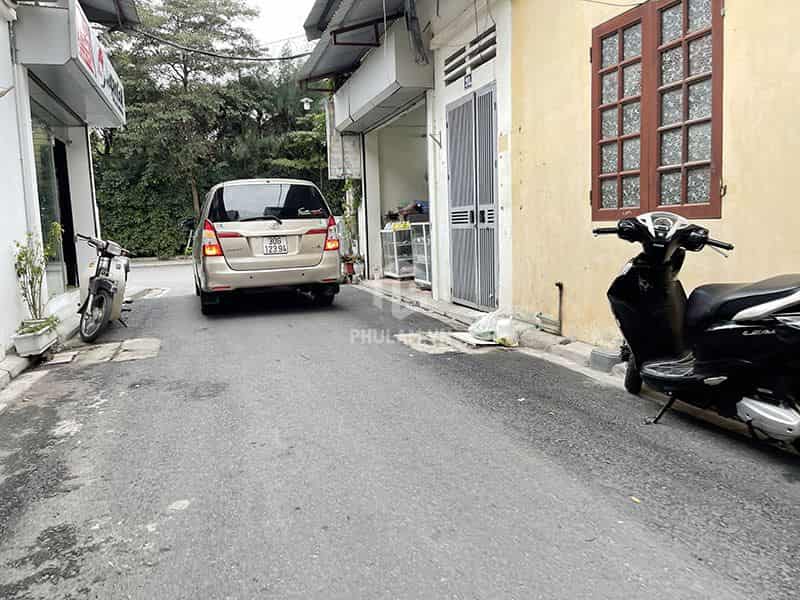 Chính chủ bán 54,1m2 nhà 2 tầng cũ khu 918 Phúc Đồng. Ngay cạnh sân Golf và siêu thị Aeon