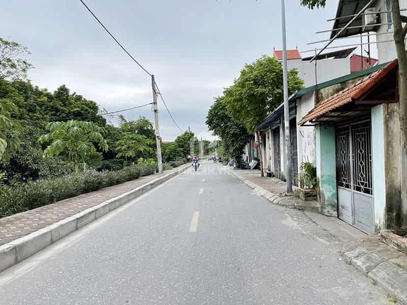 Chính chủ bán 57,3m2 nhà cấp 4 mặt đường Cầu Bây. Đối diện chợ Cầu Bây