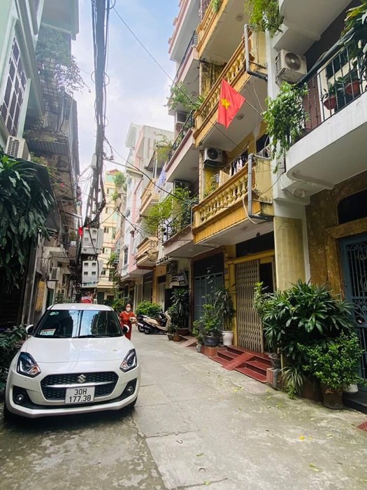 Cần Bán Nhà Tại Phố 8-3 Phân Lô Gara Ô Tô