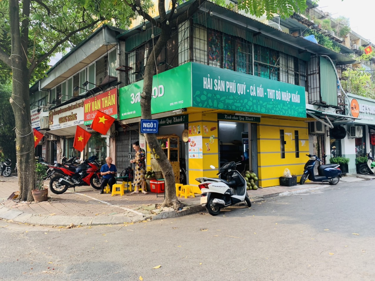 Cho thuê Lô góc MBKD mặt phố Lê Văn Lương 90m2 x MT 15m