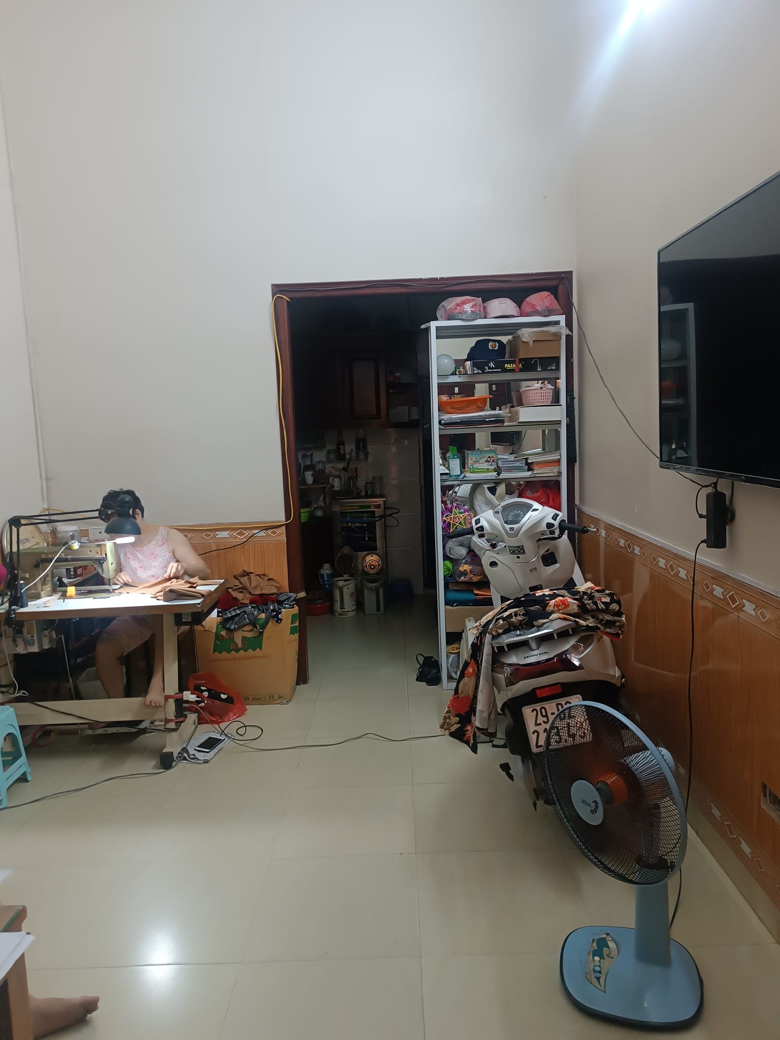 Bán nhà ngõ 129 Trương Định, nhà dân xây chắc chắn, thoáng trước sau, 33m2, giá chào 2.3 Tỷ.