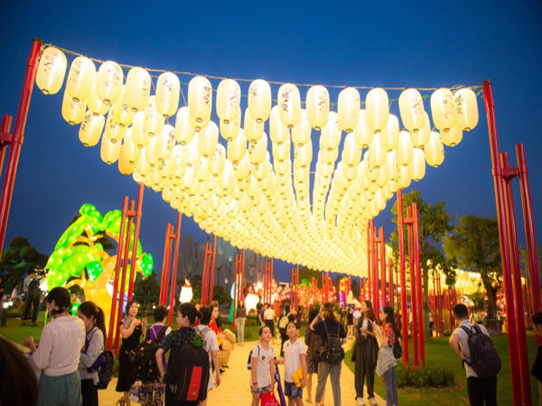 Công viên đèn lồng tại vườn Nhật Vinhomes Smart City vuon-nhat-vinhomes-smart-city-4