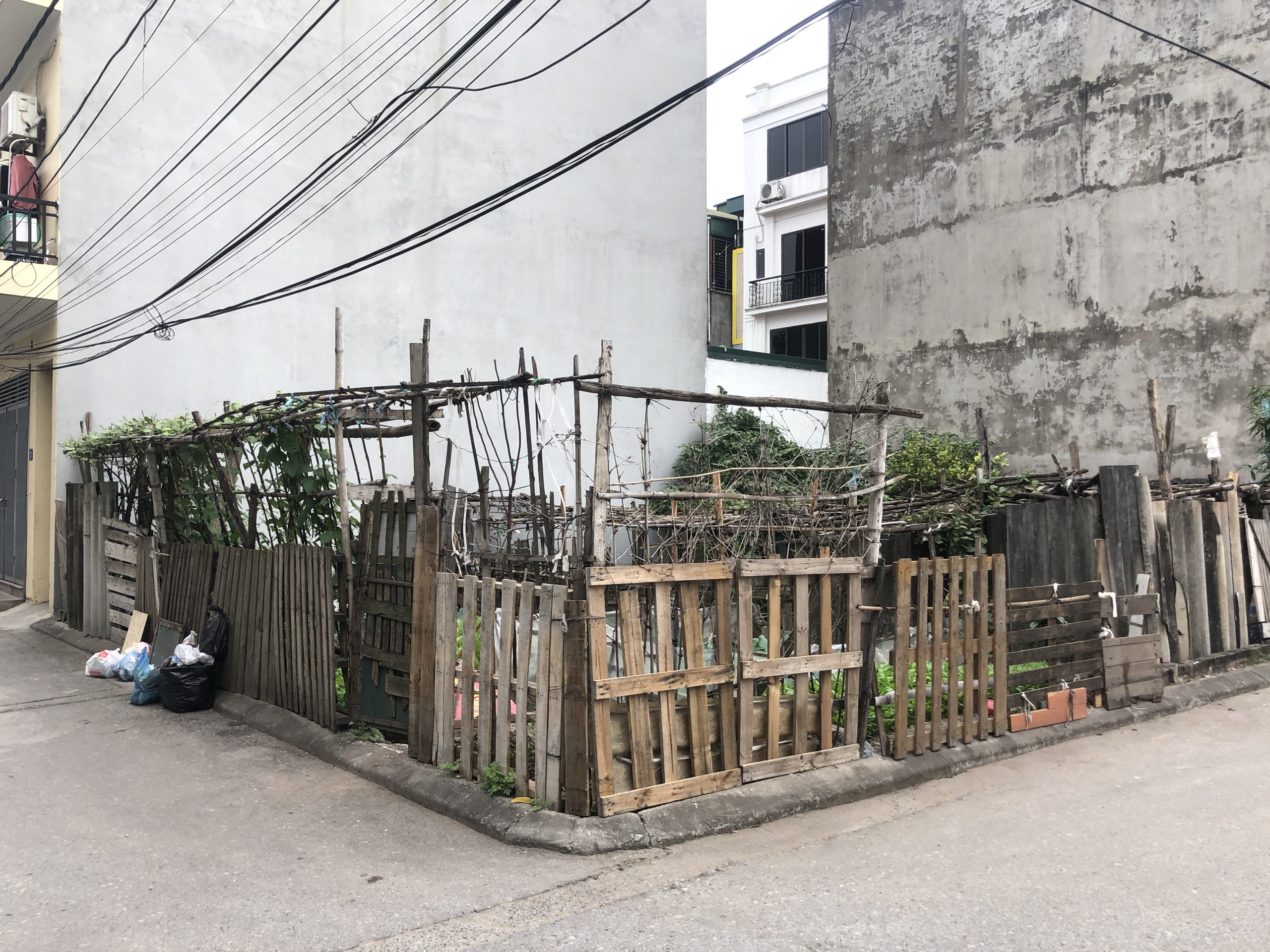 Chủ khẩn thiết nhờ bán lô góc 45m phố Lâm Du, Bồ Đề: