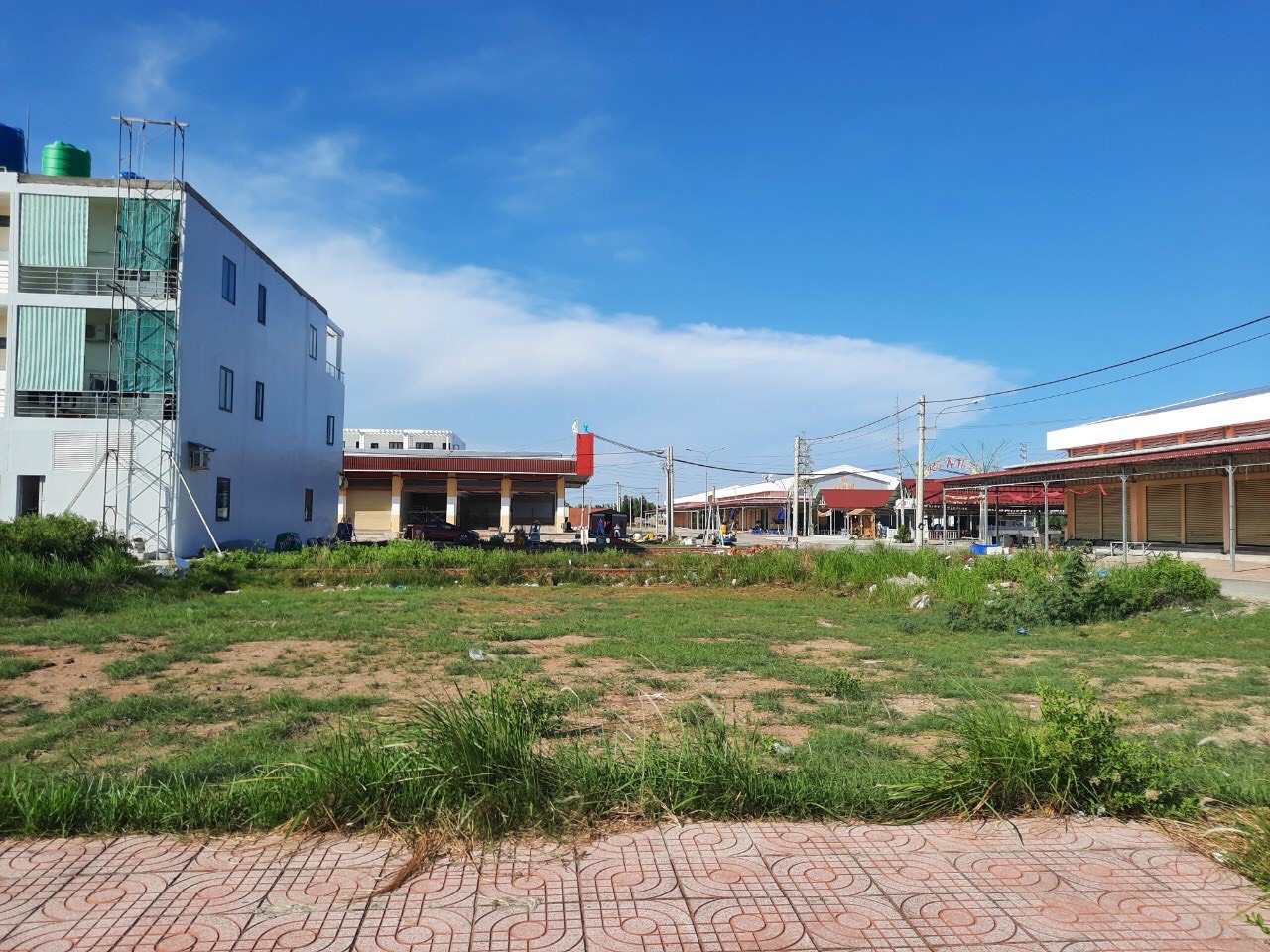 BÁN ĐẤT MẶT TIỀN CHỢ TRUNG TÂM THỊ TRẤN THẠNH PHÚ_KINH DOANH NGAY