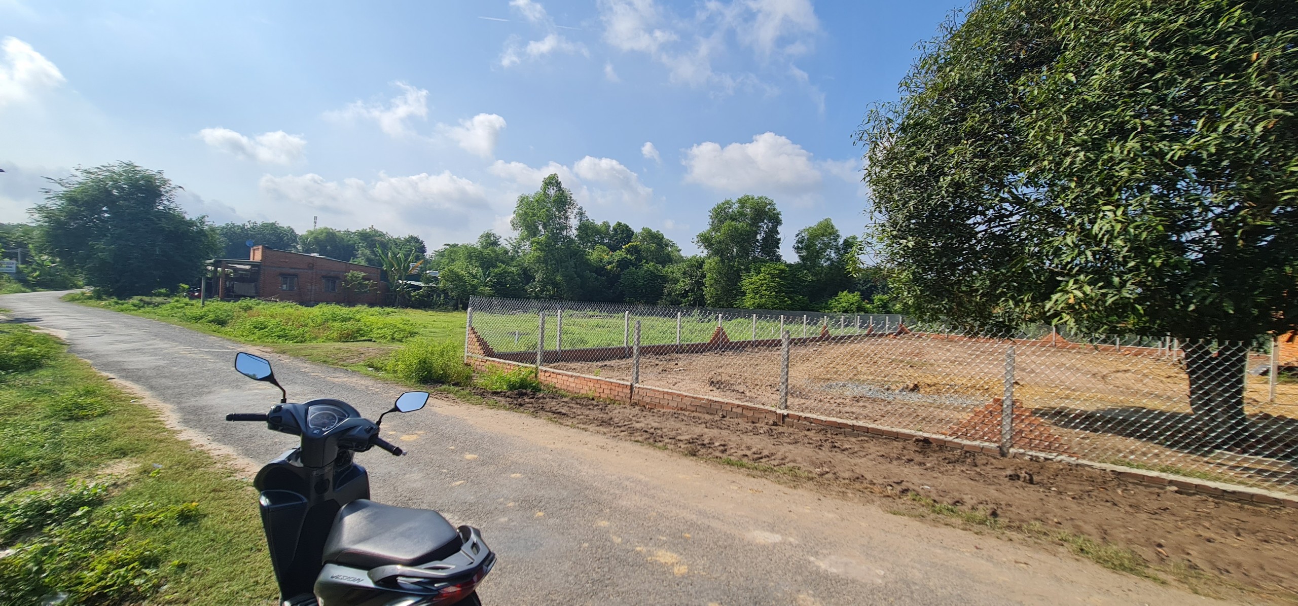 đất khu phố lộc trát giá ngộp chỉ 235 triệu/m ngang