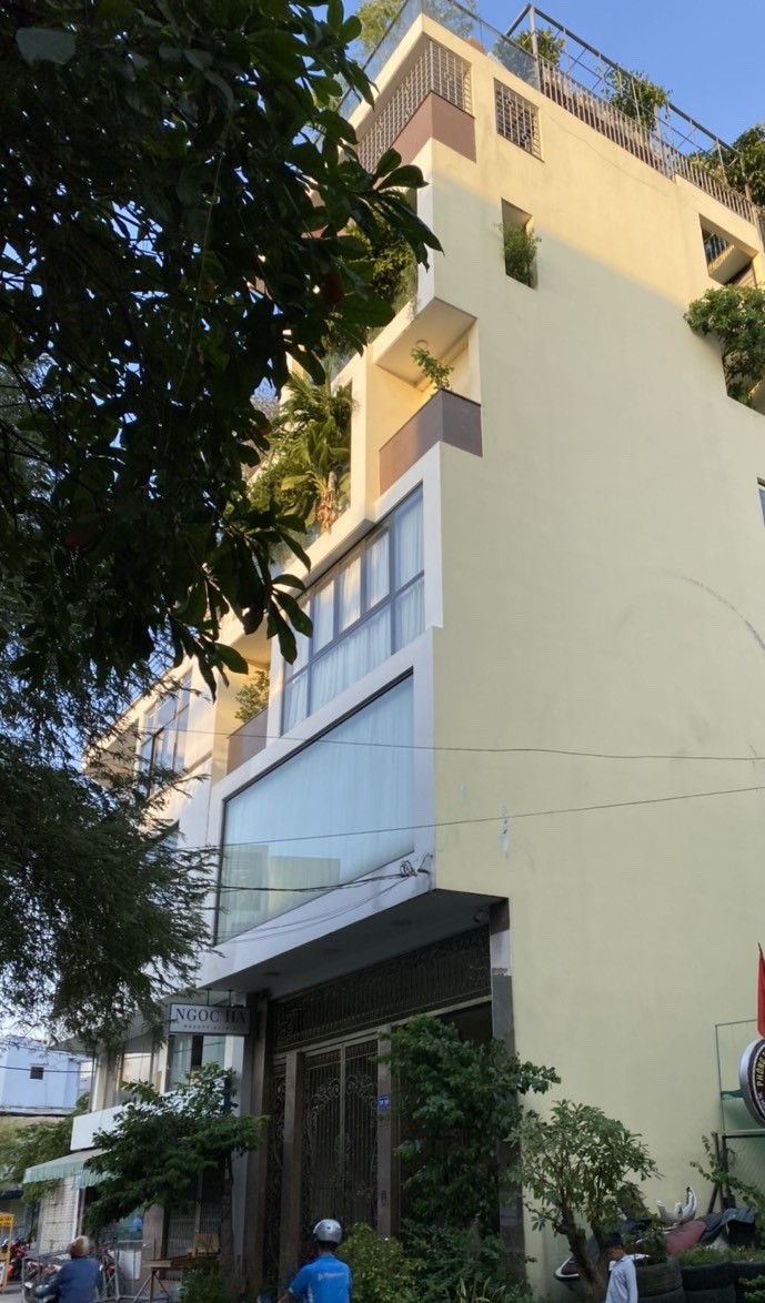 Hàng kín siêu rẻ Mặt tiền Bùi Hữu Nghĩa , Quận 5, Dt: 8,2 x18,9 Giá chỉ 30 tỷ