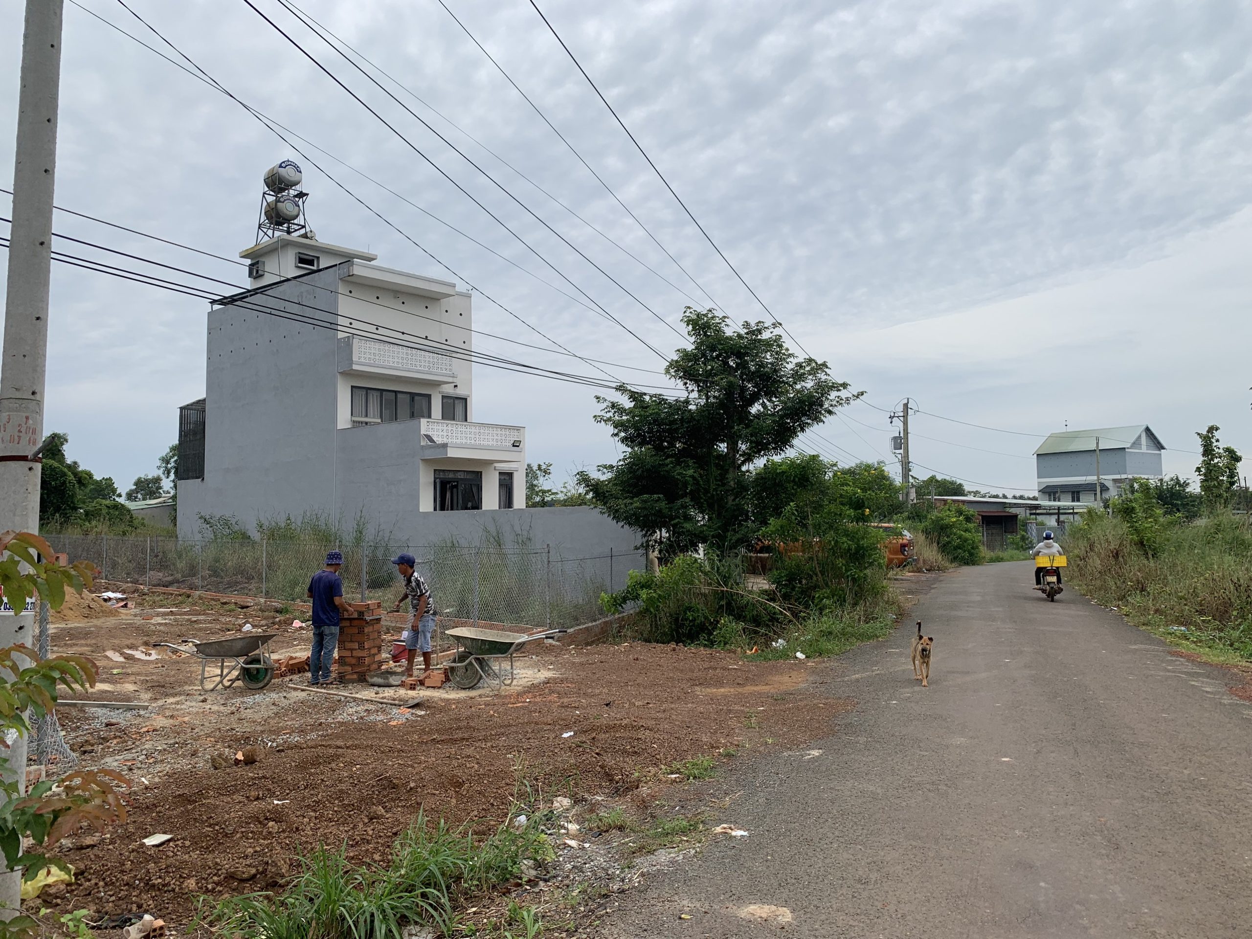 Bán gấp lô đất ngay Hồ Suối Cam, full TC.