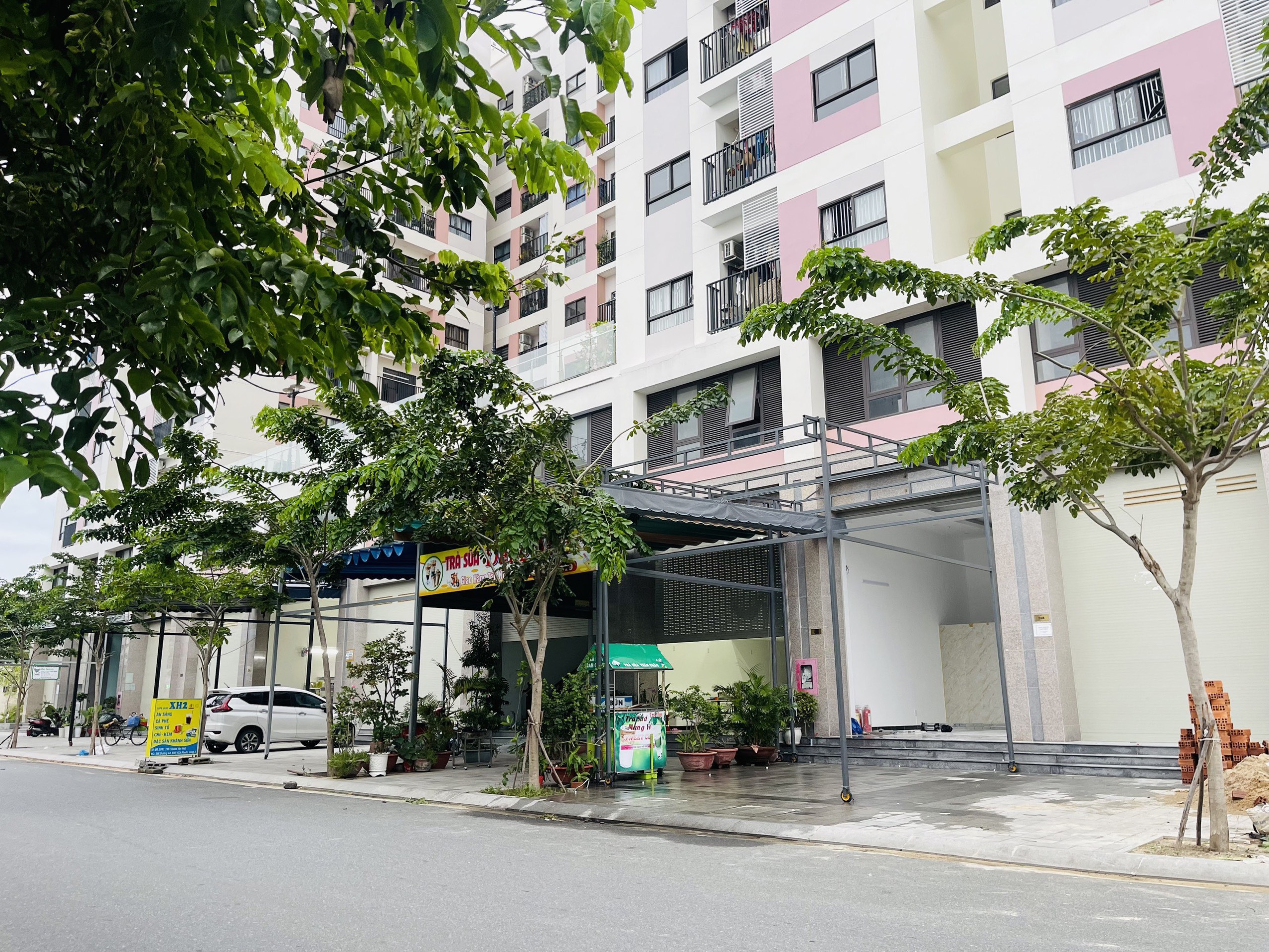 Bán gấp lô đất mặt tiền đường A3, đối diện chung cư xã hội 2 VCN Phước Long phía sau dư 12m2 đất trống.