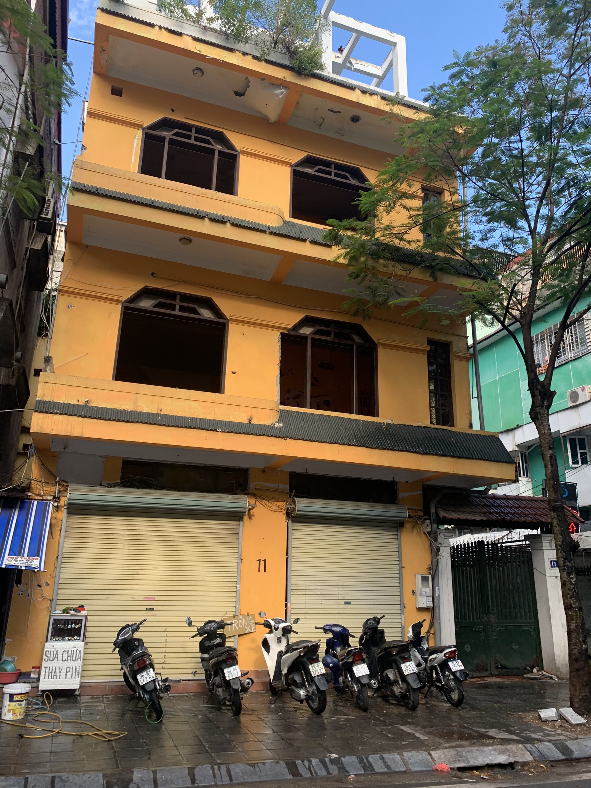 Cho thuê nhà mặt phố PHỐ NHỔM , Dt 40m2, MT 5m