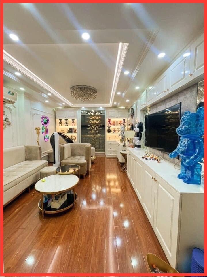 Nhà đẹp Tân Mai, oto tránh, thang máy, tặng nội thất, DT 40m x 8 tầng, giá 11 tỷ.