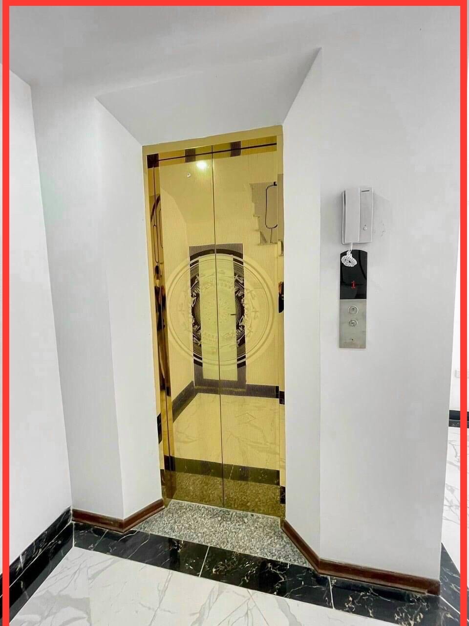 Bán nhà Kim đồng, mặt phố, thang máy, oto tránh, DT60m x 6 tầng, giá 11.5 tỷ.