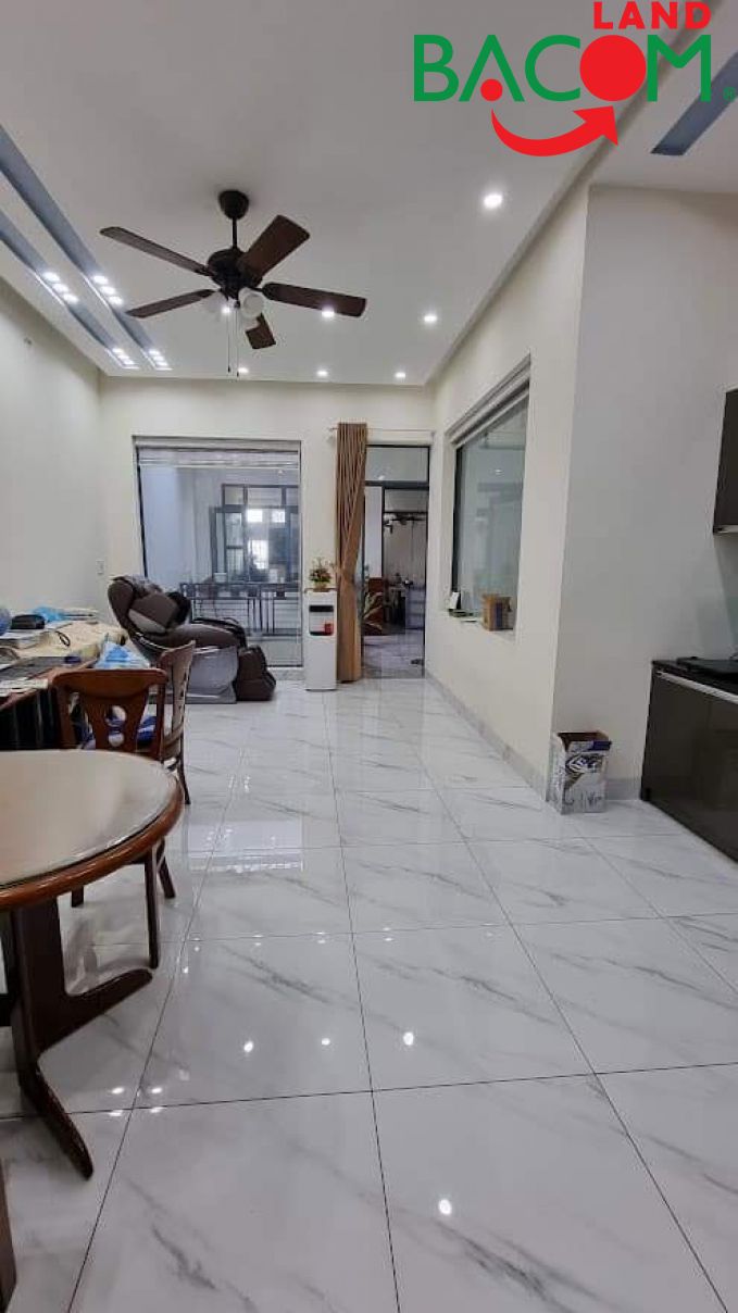 Bán nhà 1 lầu 130m2 thổ cư Nguyễn bảo đức đường ô tô chỉ 5ty499