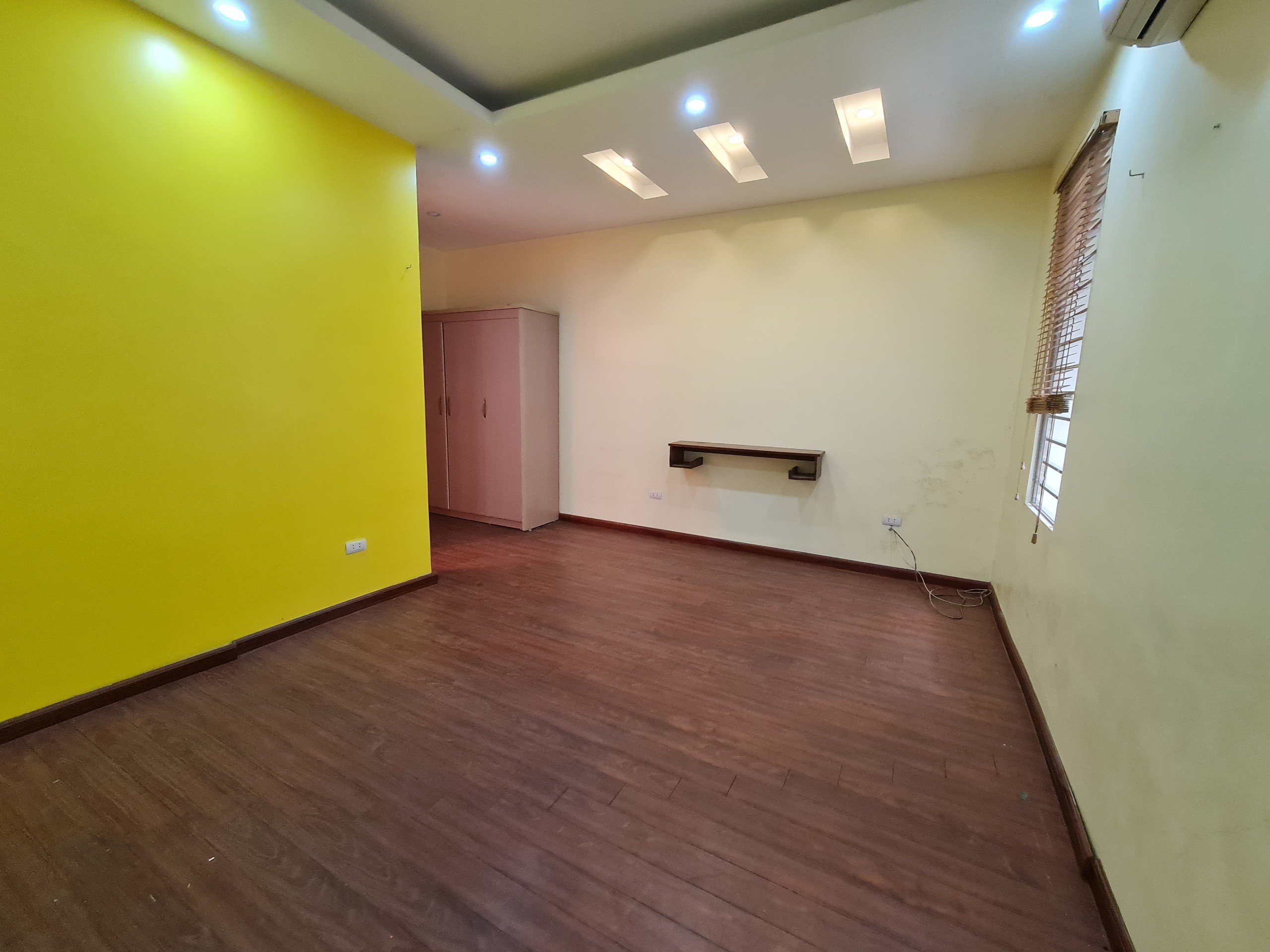 100m2 - 1