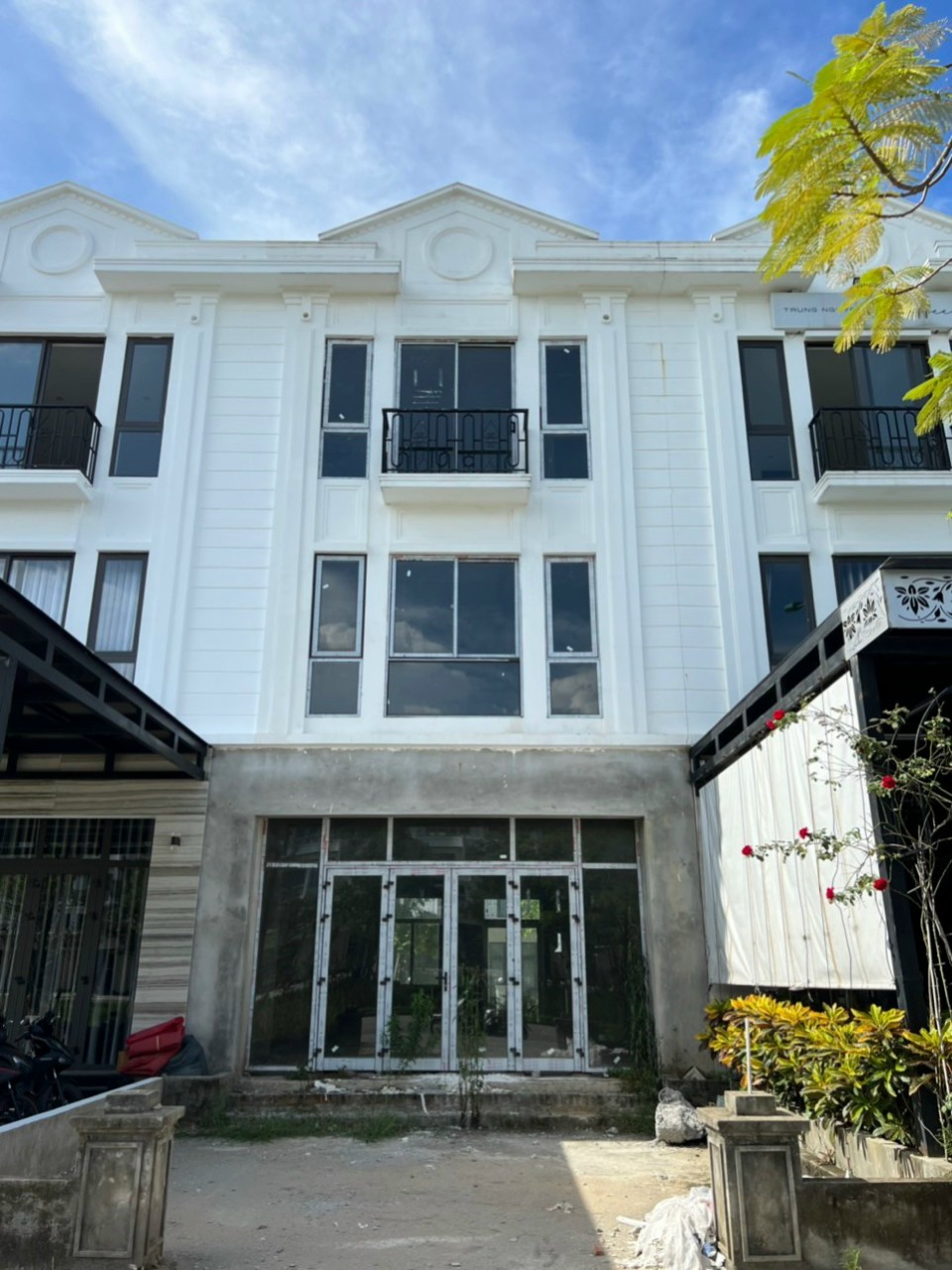 SHOPHOUSE MẶT TIỀN 60M ĐỐI DIỆN ECOGARDEN - GIÁ CHỈ 6,5XX TỶ ?