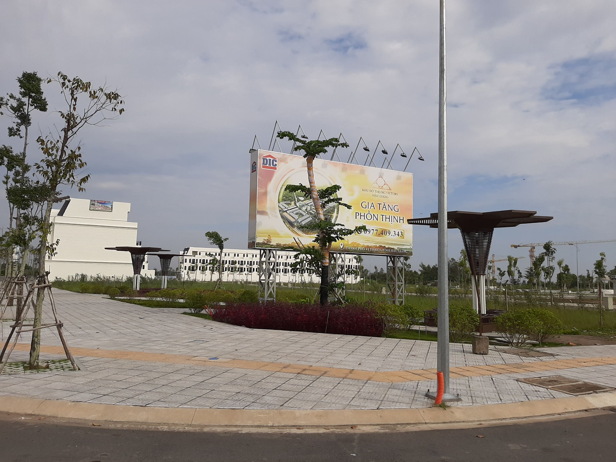 Nền góc 3 mặt tiền view công viên tại KĐT Dic Victory Hậu Giang