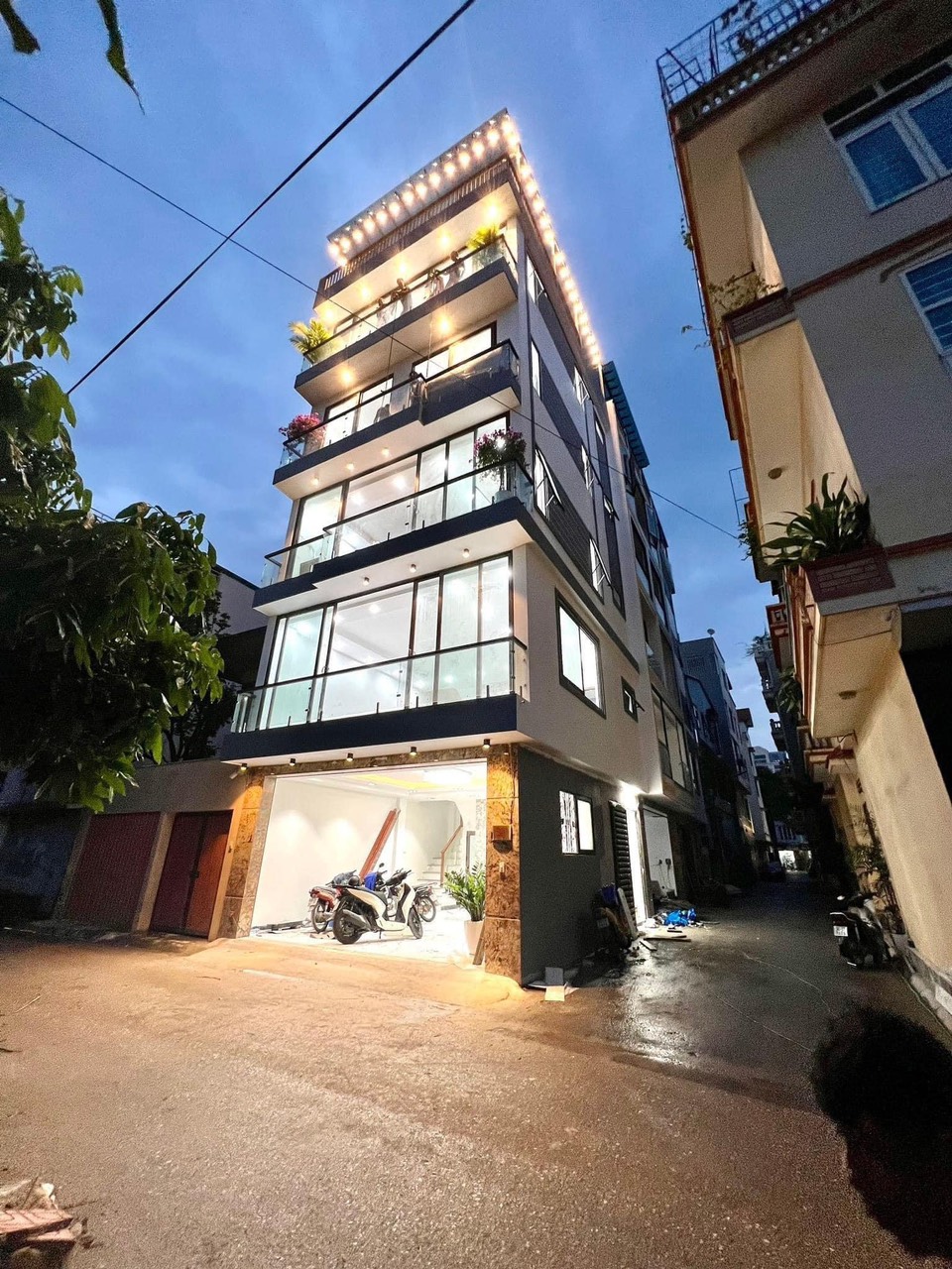 SIÊU PHẨM LÂM HẠ - PHÂN LÔ VIP - ÔTÔ TRÁNH - KINH DOANH - 6 TẦNG THANG MÁY - NHỈNH 15 TỶ