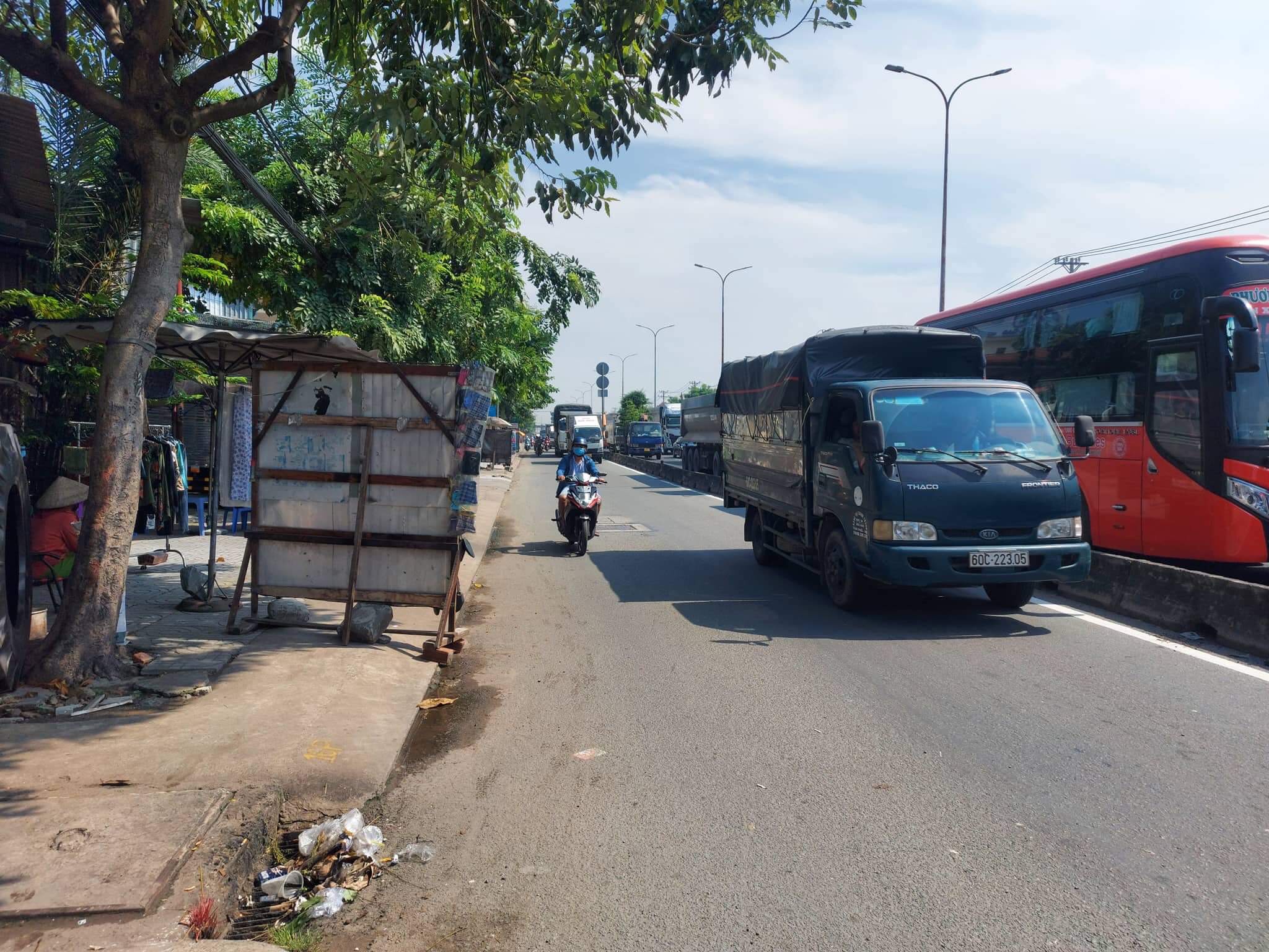 cho thuê mặt tiền QL1A, 2 căn liền kề giá tốt