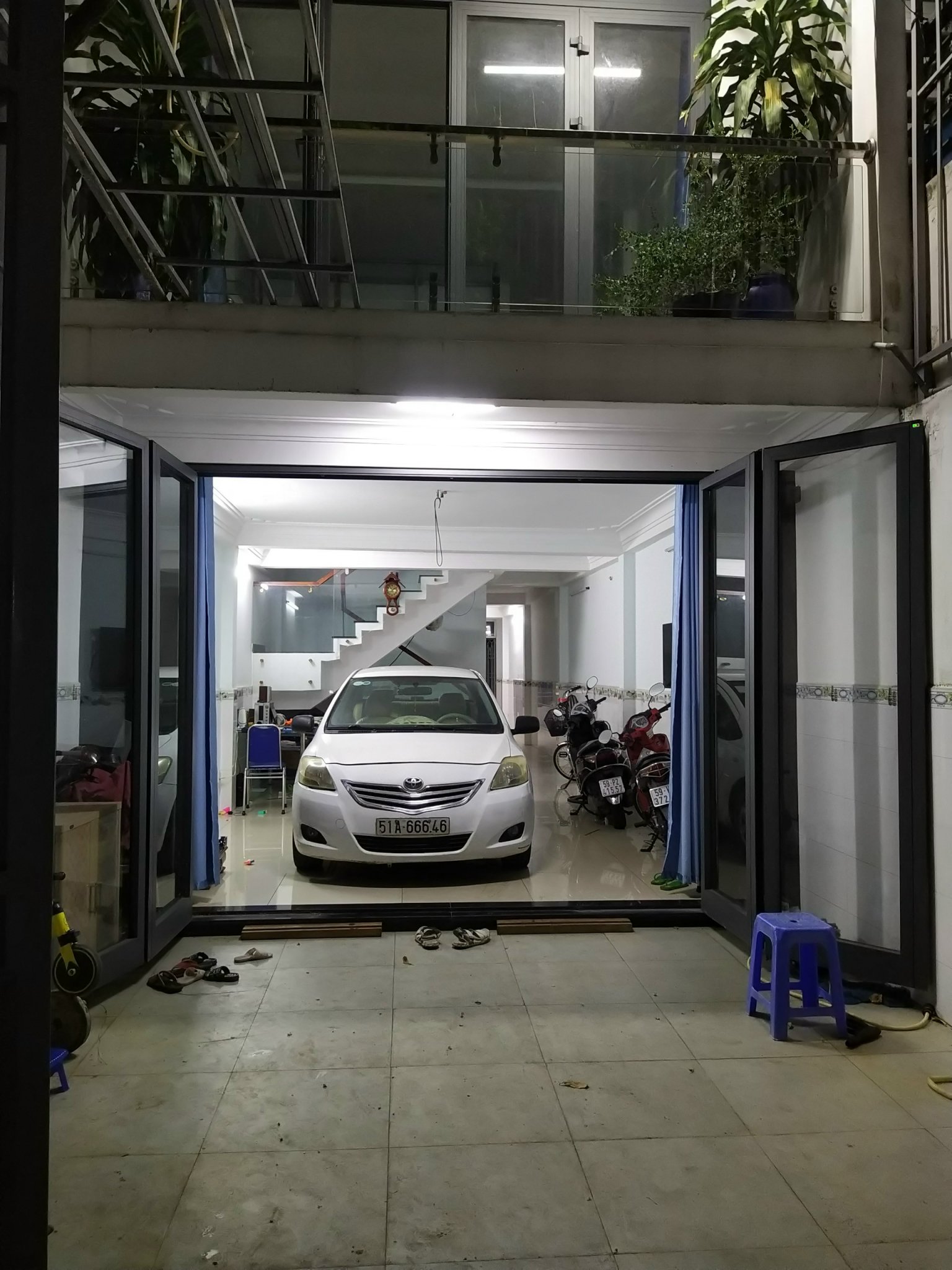 Bán nhà hẻm 7m Cộng hòa - Sông Hành quận 12, Dt 4.6x24m, cn110m2, triệt 2 lầu, giếng trời trước sau và sân thượng trước