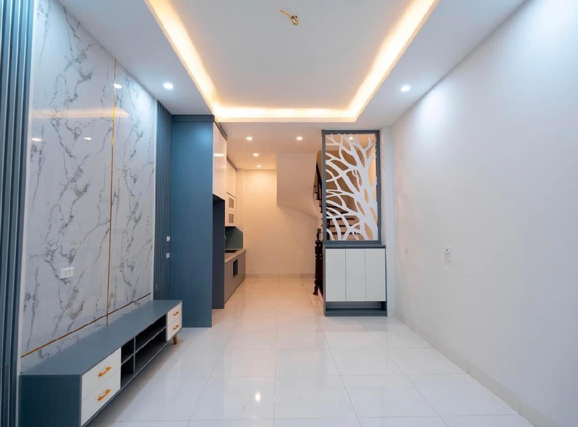 BÁN NHÀ HOÀNG HOA THÁM, NHÀ MỚI ĐẸP, 30M*5TANG, MT 5,8M, NGÕ BA GÁC, GIÁ 4,1 TỶ