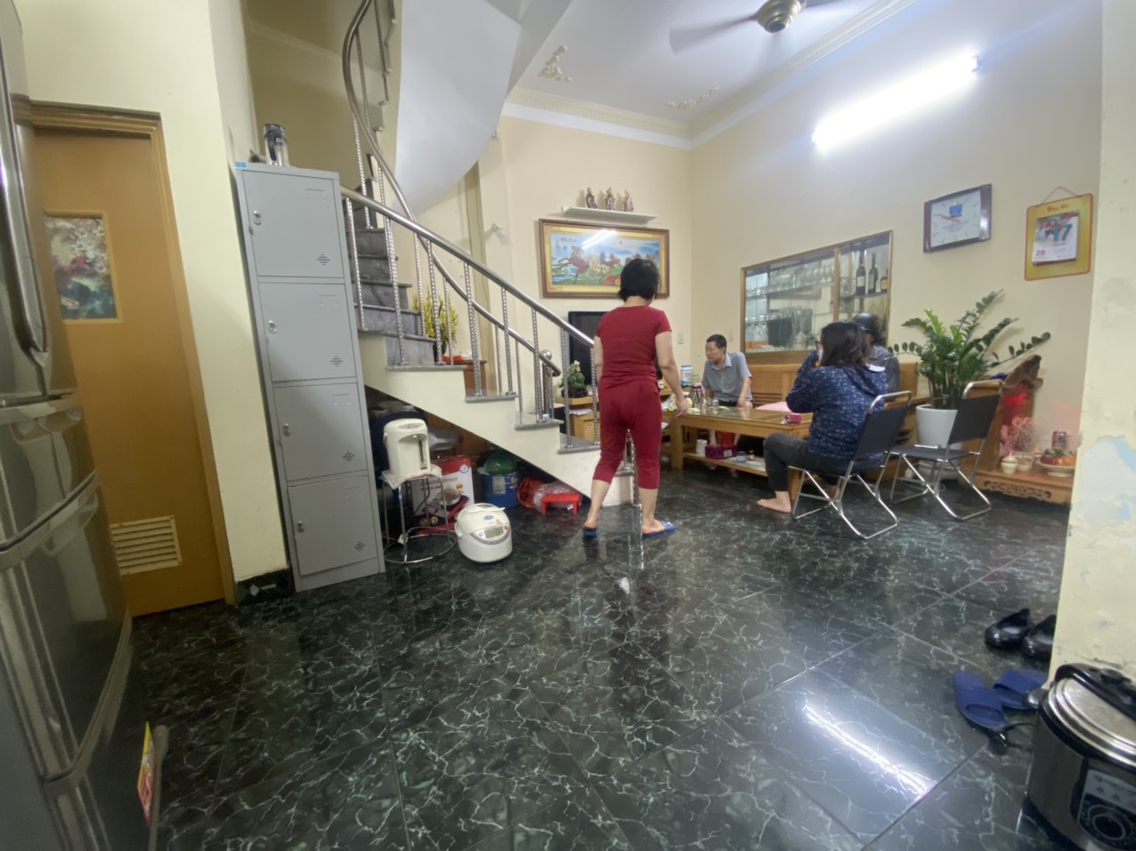 - Bán nhà 3 tầng độc lập dân tự xây Phố Lê Lai ( ngõ tô ô tô để ngay đêm được cách nhà 20m )- Diện tích : 51m- Hướng