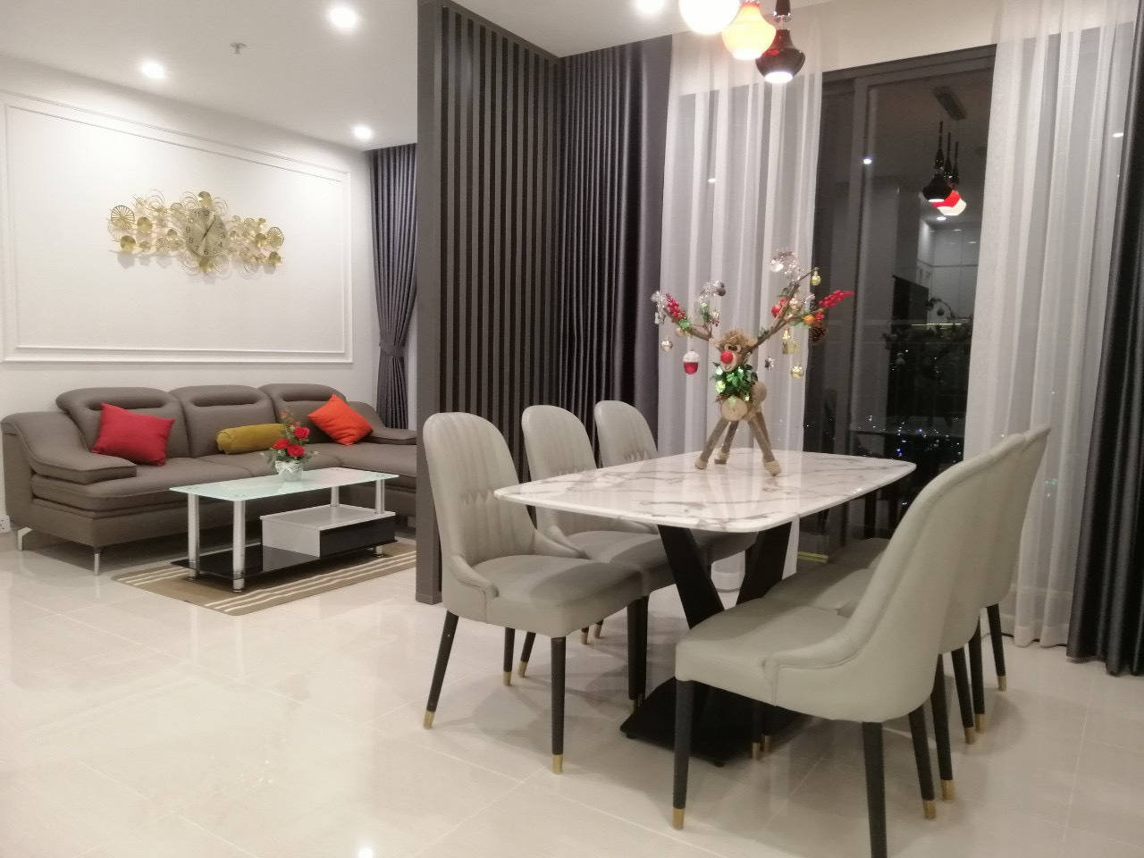 Chủ Cần Vốn Nên Sang Căn Góc 2PN+ 69m2 Vinhomes FULL Nội Thất Cao Cấp Như Hình