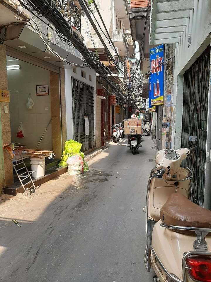 Bán đất tặng nhà 4 tầng Bê tông cốt thép phố Minh Khai, 44m2, chỉ 3,1 tỷ