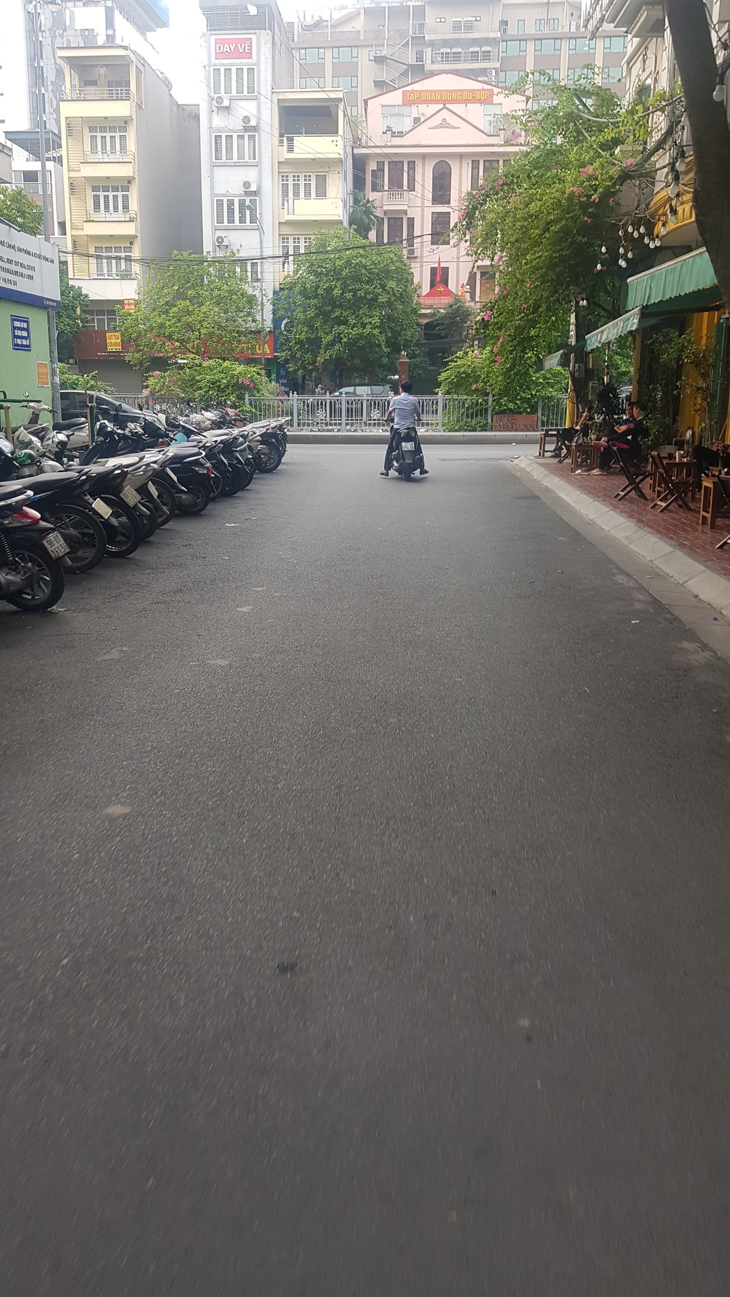 Bán Nhà Phân Lô Mạc Thái Tổ, Cầu Giấy,Kinh Doanh, 40m 4 Tầng 11.5 tỷ