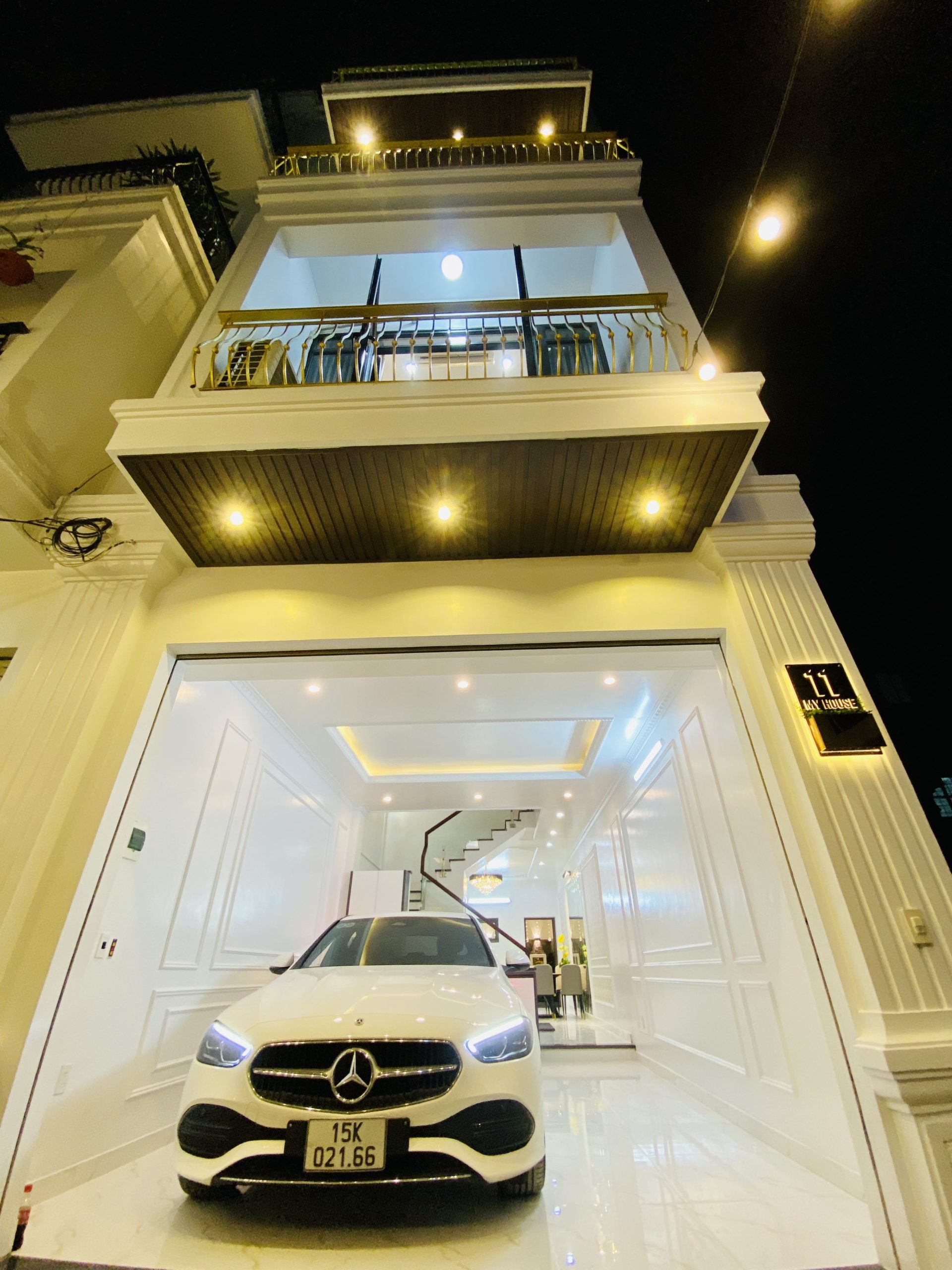 BÁN NHÀ 4 TẦNG THIÊN LÔI NGAY AEON OTO VÀO NHÀ QUAY ĐẦU TẶNG FULL NỘI THẤT.