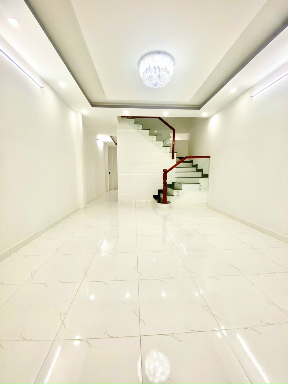 Bán ngôi nhà 6,3x11m 3PN,2WC gần ĐH Tây Đô, giá bán 2 tỷ 150tr xuất hiện TL