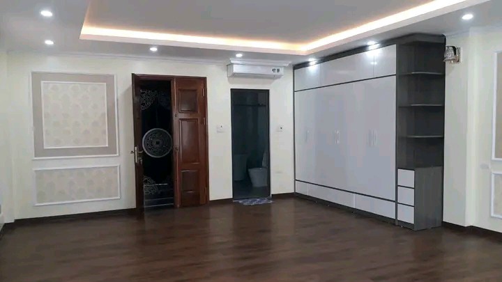 Bán nhà Kim Ngưu Hai Bà Trưng 83 m2 7 tầng mặt tiền 5.8m giá 16.x tỷ