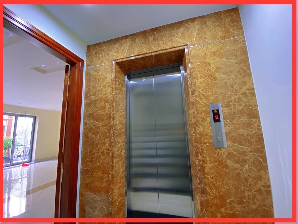 Nhà đẹp, thang máy, ngõ thông ở Minh Khai, DT50m x 7 tầng, giá hót 9,5 tỷ.