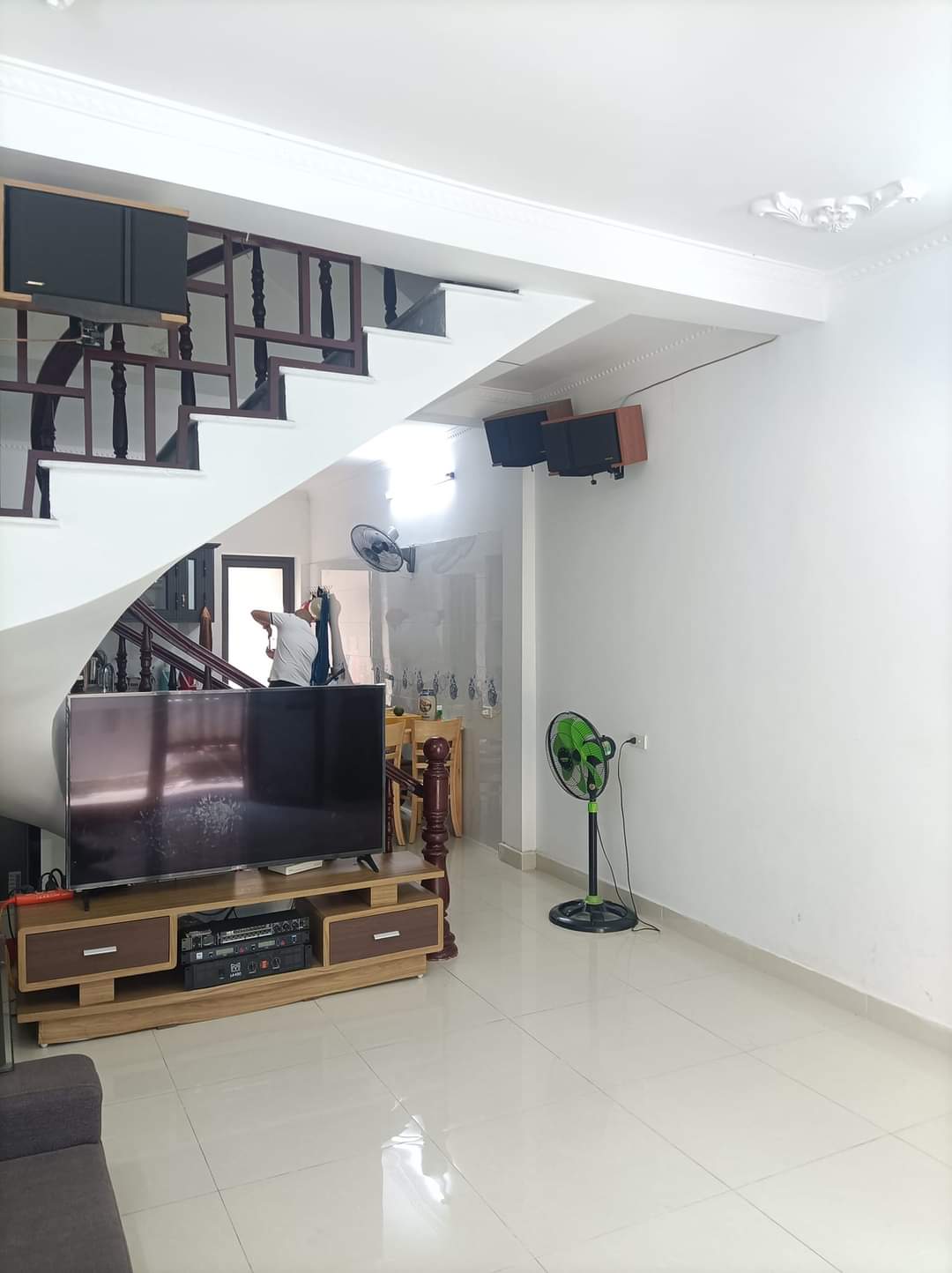 BÁN NHÀ THIÊN LÔI NGAY HOÀNG HUY 38 TẦNG 3 TẦNG MỚI ĐẸP ĐANG CHO THUÊ 6TR/THÁNG. ĐỂ LẠI TOÀN BỘ NỘI THẤT.