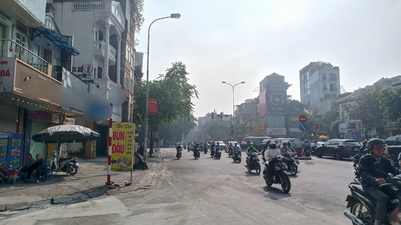 Bán nhà mặt phố Sân Vận Động Hàng Đẫy - Lô góc 6 tầng - mặt tiền hơn 6m - Nhà dân xây mới - 35m2 giá 16.5 tỷ