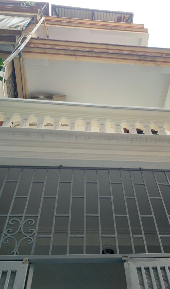 Cho thuê nhà riêng DT 50m2 x 4 Tầng tại số 10 Nguyễn Thị Định - Thanh Xuân