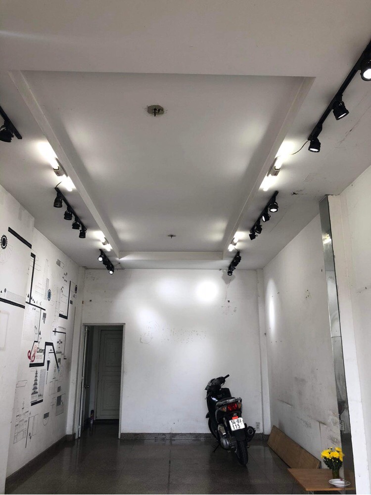 Nhà bán or cho thuê đường 3/2 Q10.Giá bán: 25 tỷ. Giá thuê: 50tr/tháng