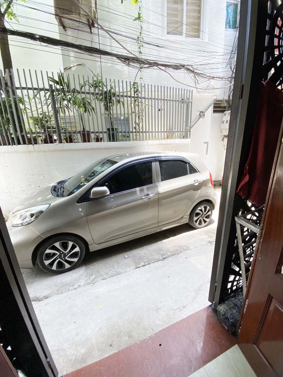 Bán nhà Ngã Tư Sở Thanh Xuân 6 tầng oto đỗ cửa