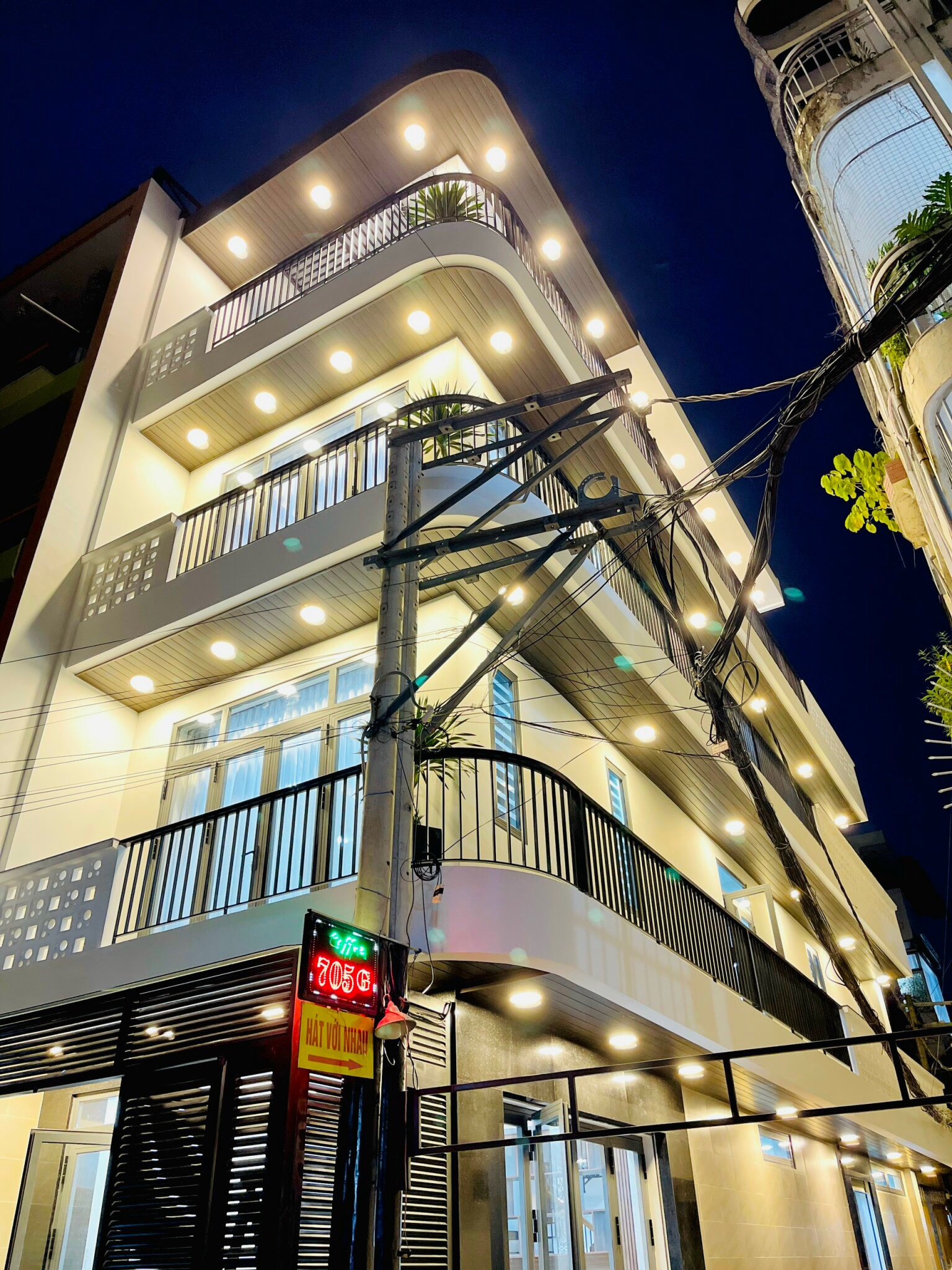 SIÊU PHẨM GÓC 2MT – MỚI XÂY MỚI TINH 1000% – MẶT TIỀN 4M VUÔNG VỨC – 200TR/M2 – KHÁCH THÍCH TRẢ GIÁ LÀ CHỐT